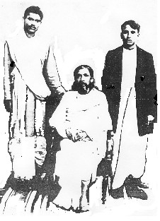 Amrita%20with%20Sriaurobindo.jpg
